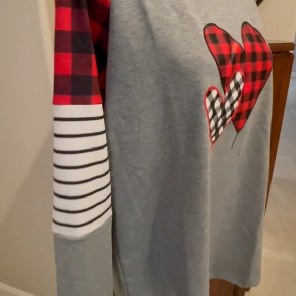 Buffalo Print Hearts Christmas Top - Picture 2 of 9